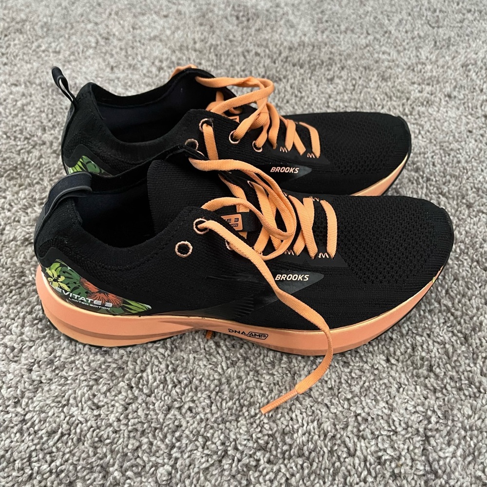 Brooks Levitate 3 Limited Edition size 8.5